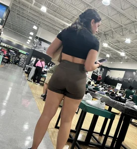 Big booty Latina sneaker shopping (oc)