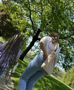 Hot milf's ass in tight blue jeans, creepshot at the park