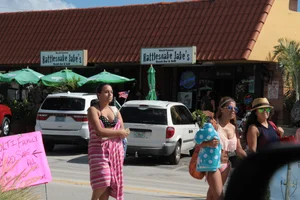Florida beach and bikini girls