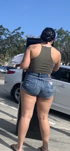 Must see! Perfect ass in Jean shorts