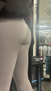 (OC) Grey leggings babe shopping