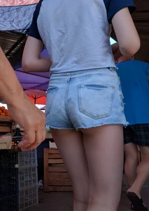 Market Hot Candid Young Teen with Thin Sexy Legs
