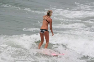 Candid surfing girls