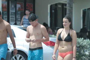 Florida beach and bikini girls