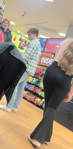 College blonde in leggings