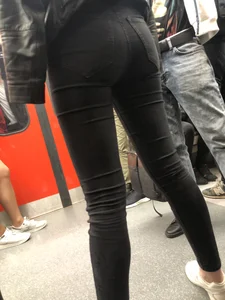 Hot Ass and Legs in Black Tight Jeans in the Subway Train Creep Closeups