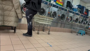 PAWG doing laundry