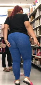 [OC Covid-era catch] Hot thick redhead Latina MILF VPL Wedgie Walmart