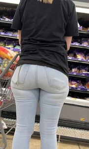 Mature Series | Natural PAWG in JEANS