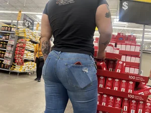 Big booty biker chick!