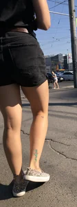 Candid legs and booty in denim shorts on the crosswalk street creepshots