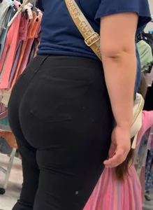 BBL queen and juicy curvy woman at Ross