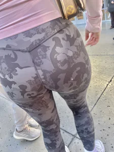 New years shopping, lots of sexy women in tight leggings