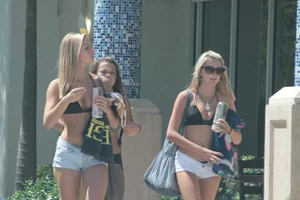 Huge collection of sexy girls out in bikinis in Florida