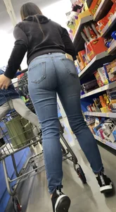 Hot milf shows off perfect ass (upshot, sideshot, faceshot)