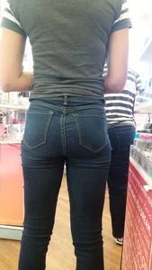 Ebony girl showing lil ass in tight jeans