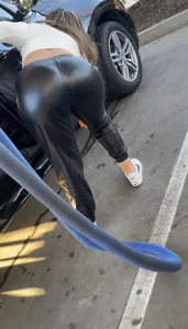 Shiny MILF at car wash