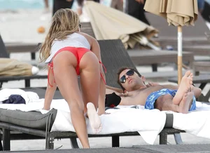Candid babes in bikinis