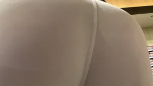 Berry thick gal  white leggings! (OC) few months old