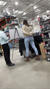 Hot girl at Costco in skin tight jeans with a great ass
