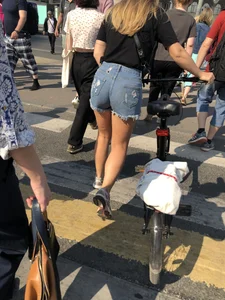 Hot legs and booty in shorts on crosswalk creepshots