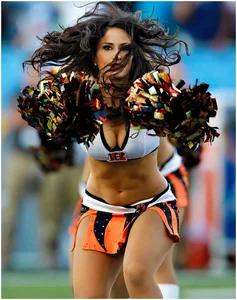 Candid cheerleaders