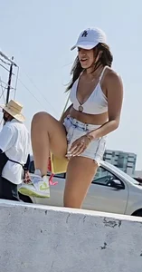 JUMPiNG THE FENCE !!!