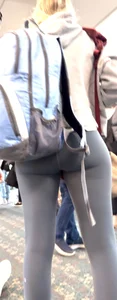Traveling blonde with nice ass in leggings