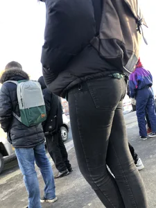 Nice Candid Booty in Tight Black Jeans on the Crosswalk - Winter Street Creepshot