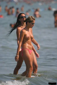 Sexy candid topless and nude beach girls