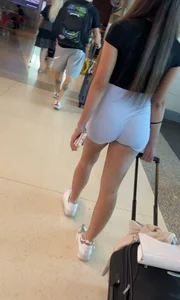 Nice booty in leggings shorts!