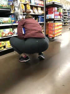 Squatting Teen Green Lulu VTL