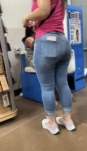 A post full of Latinas