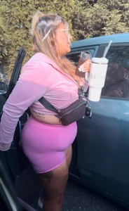 Wide gym ass Latina jiggle (BBW)
