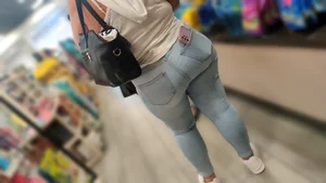 LATINA MILF