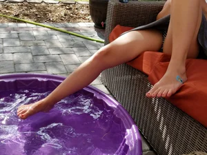 Candid Girl With Hot Legs And Wet Feet Panties Flash Creepshot