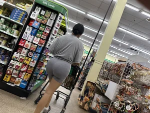 Brown Latina with huge bbl in booty shorts OC