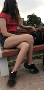 Long Hot Legs Park Creepshot