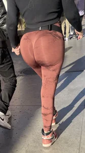 Sexy BBL in brown leggings