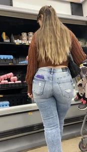PERFECT Jeans ass on Milf (Mega Thread)