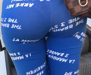 Smoking hot candid Morena babe with the perfect ass and panty line in blue patterned leggings