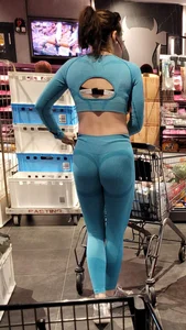 Awesome fit girl in blue yoga pants and a top creepshot at the grocery store