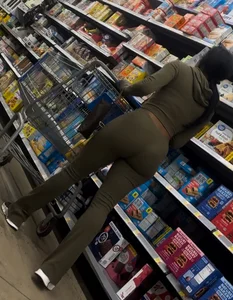 Fit ebony in gym fit at Wally World