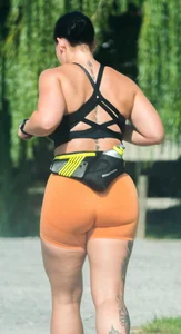 Pawg Jog: Thick cheeks bright orange