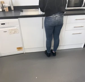 Flat And Big Candid Booty in Tight Jeans Kitchen Creepshots