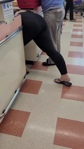 PAWG in leggings + face shot