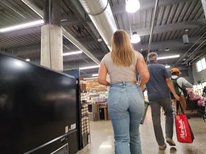 Tight jeans at the grocery store