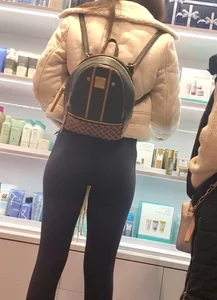Beauty with amazing ass and gap