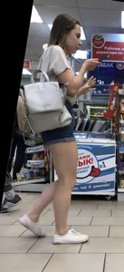 Hot Muscular Legs in Shorts Supermarket Candid Gallery