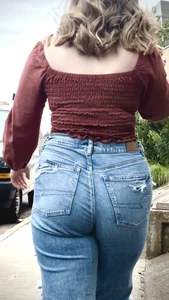 Dirty blonde PAWG completely fills out AE jeans (close-ups)